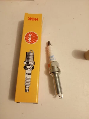 bougie NGK lmar6a-9 Yamaha 550 YFM grizzly, 700 YFM grizzly raptor - Photo 1/4