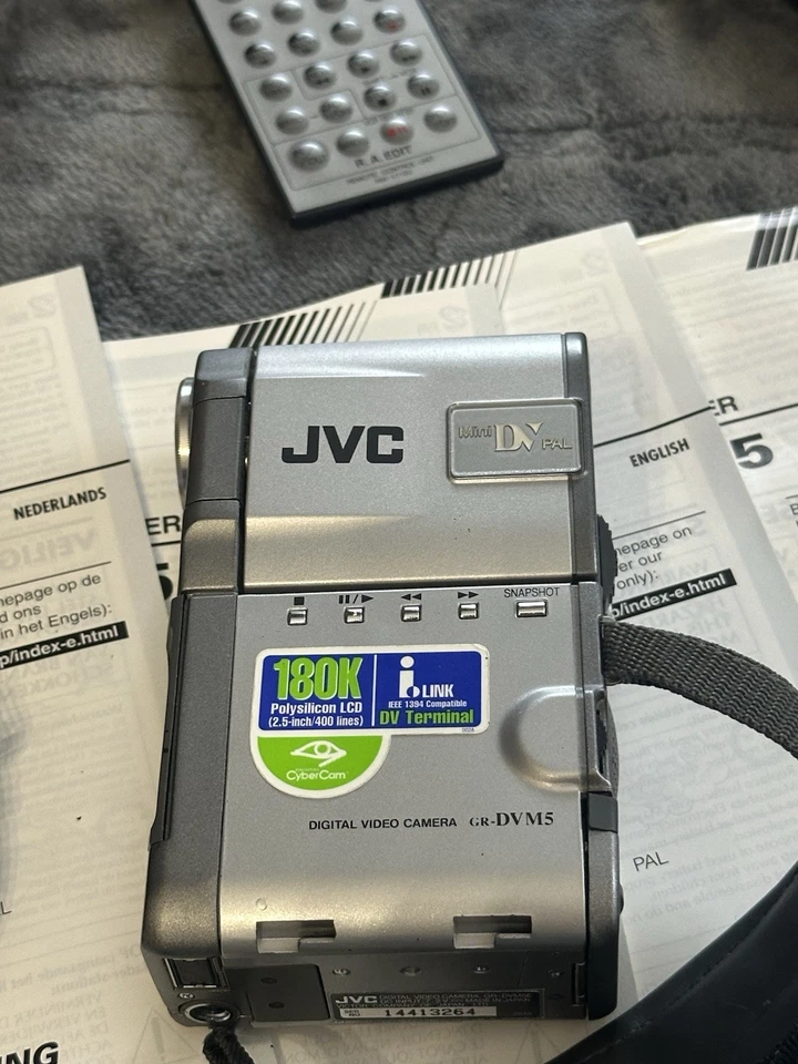 JVC GR-DVM5 MiniDV Camcorder mit Zubehörpaket, getestet, sehr guter Zustand - Bild 4 von 4