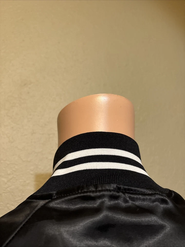 Винтажная черно-белая куртка 80-х The Whitewater Band размер средний атлас - Изображение 3 из 4