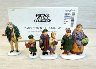 Dept 56  Heritage Village Collection Carolers On The Doorstep #5570-0 Set Of 4