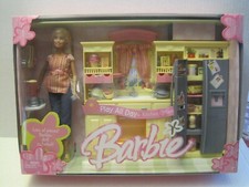 NeW Barbie 2004 Play All Day Kitchen Giftset With Doll Mattel