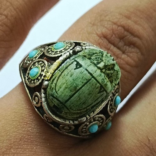 Silver-tone ring with green scarab stone and turquoise inlays, Egyptian vintage - Picture 2 of 9