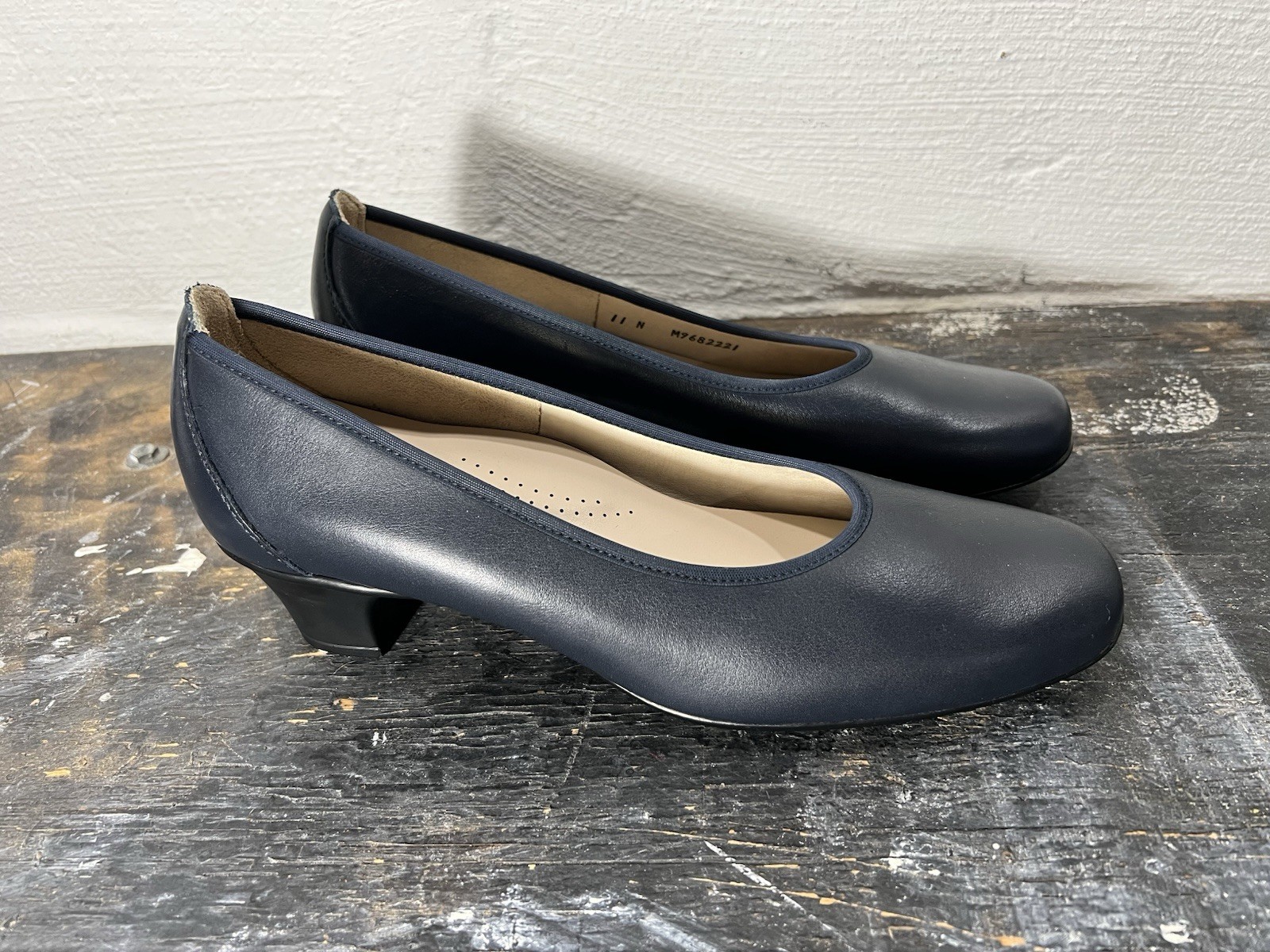 SAS San Antonio Shoes Womens Size 11N 11 Milano Pump Heels Blue Leather Career