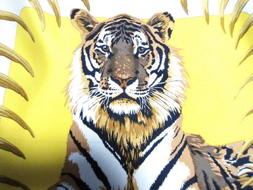 Boxed HERMES Carre 90 35 in Tigre Royal Tiger Silk Scarf Yellow VTG [Japan]
