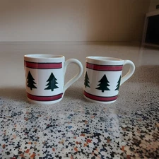 Rare HTF Pier 1 Imports mugs Christmas Tree. Handpainted In Italy. Discontinued