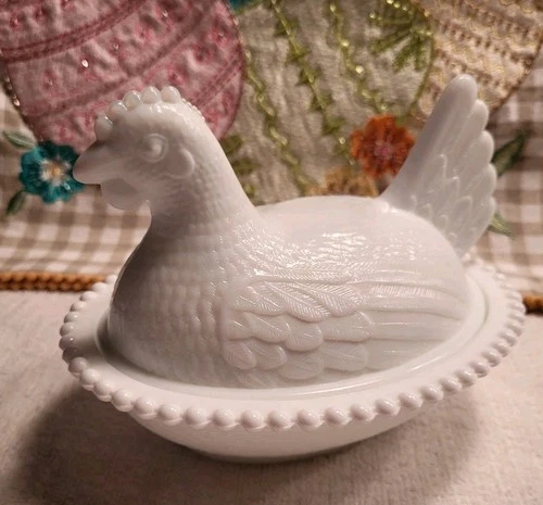 Vintage Indiana Milk Glass Beaded Rim Hen On Nest Candy Dish