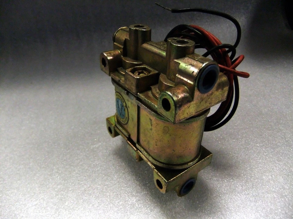 Válvula Skinner V933DB2100 4 vías Foto 3 de 4