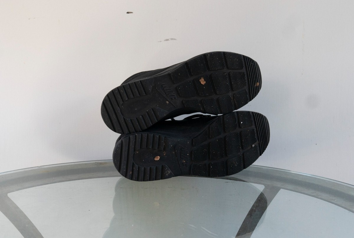Nike Tanjun Chukka Mid Triple Black Size Mens 7.5 / Womens 9  display picture 1