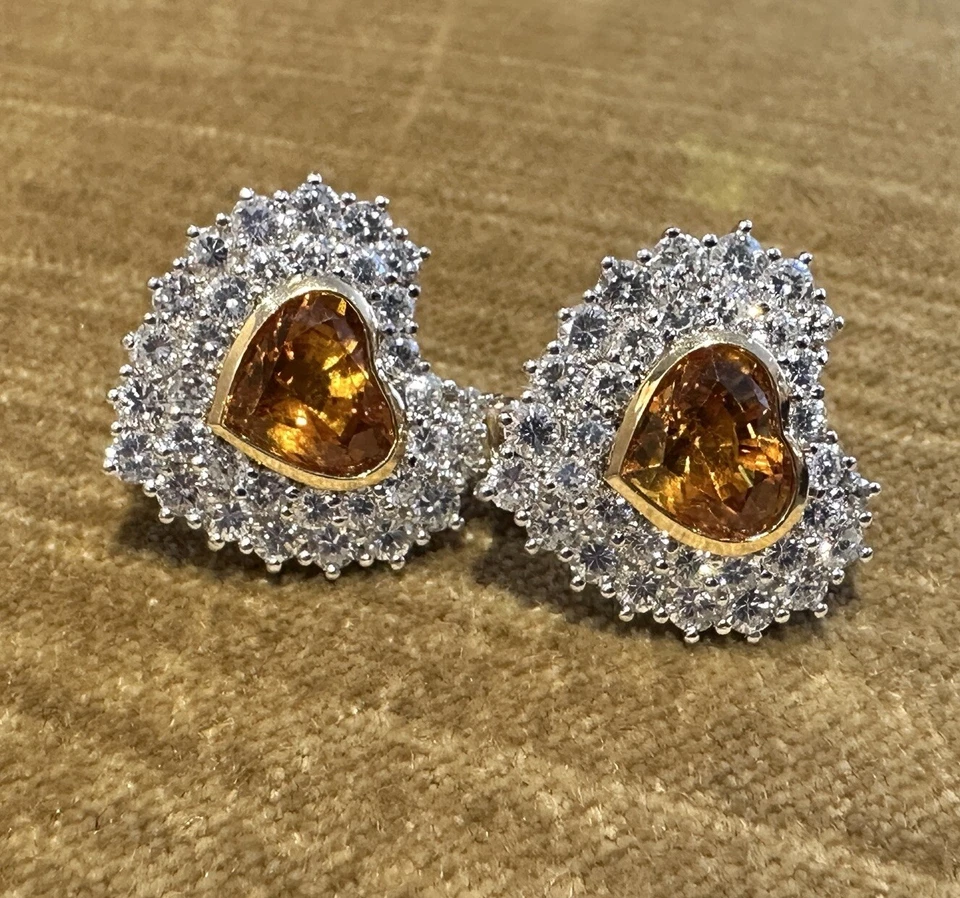 Aretes con corazón de diamantes y zafiro naranja en oro amarillo de 18 k - HM2588AI