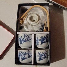 Blue Oriental Bamboo Branches And Leaves Design Porcelain Tea Pot And 4 Cups Set