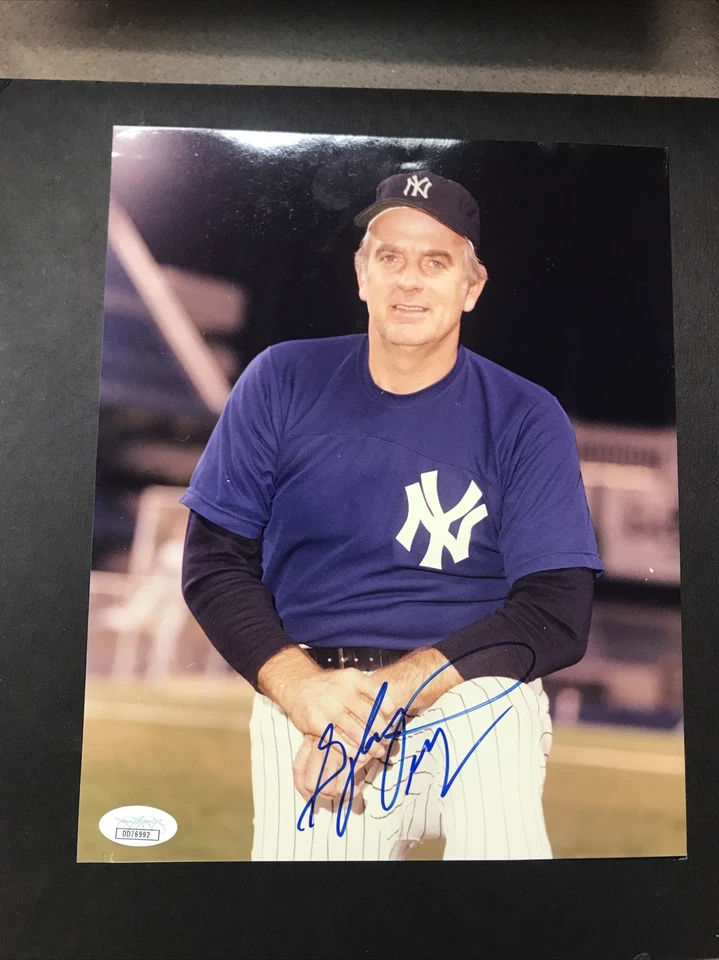 Gaylord Perry MLB NEW YORK YANKEES Signed 8x10 Photo JSA CERTIFIED AUTOGRAPH! - Image 2 of 4