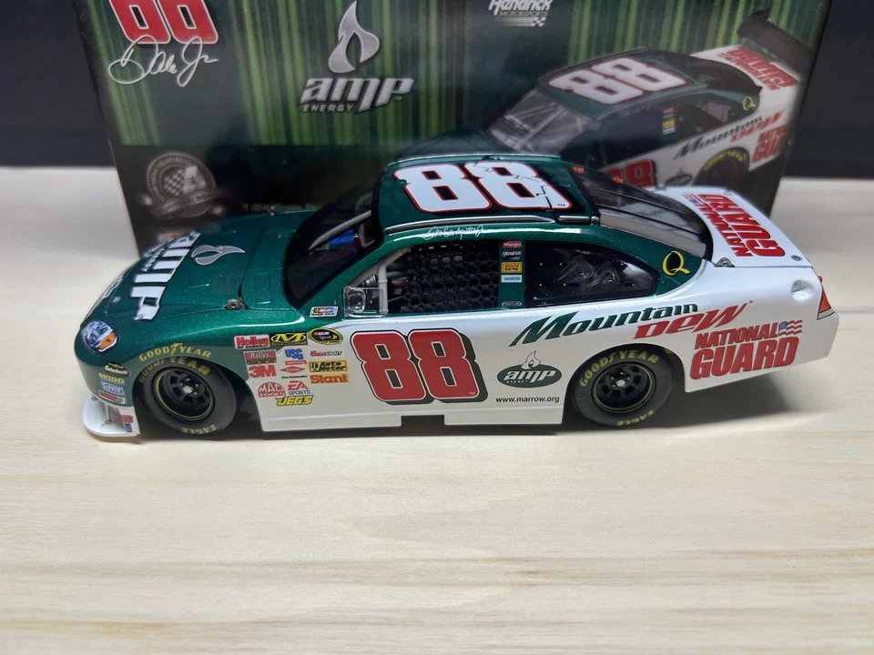 NASCAR 1:24 Dale Earnhardt Jr 2008 Impala SS Amp Energy/Mt Dew Action Foto 2 de 4