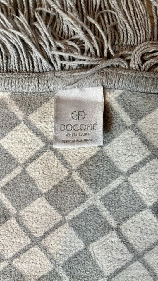 Cobertor Docofil White Label geométrico branco cinza algodão 61x51 - Imagem 4 de 4