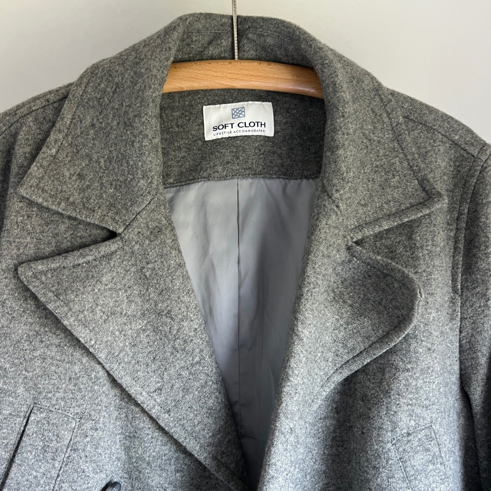 Soft Cloth Men's Gray Wool Blend Double Breasted Pea Coat Classic Preppy Jacket