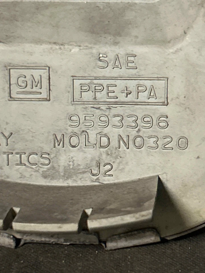 Fits 2004 GMC Envoy 17in Wheel/Rim Center Caps OEM:9593396 Foto 3 de 4