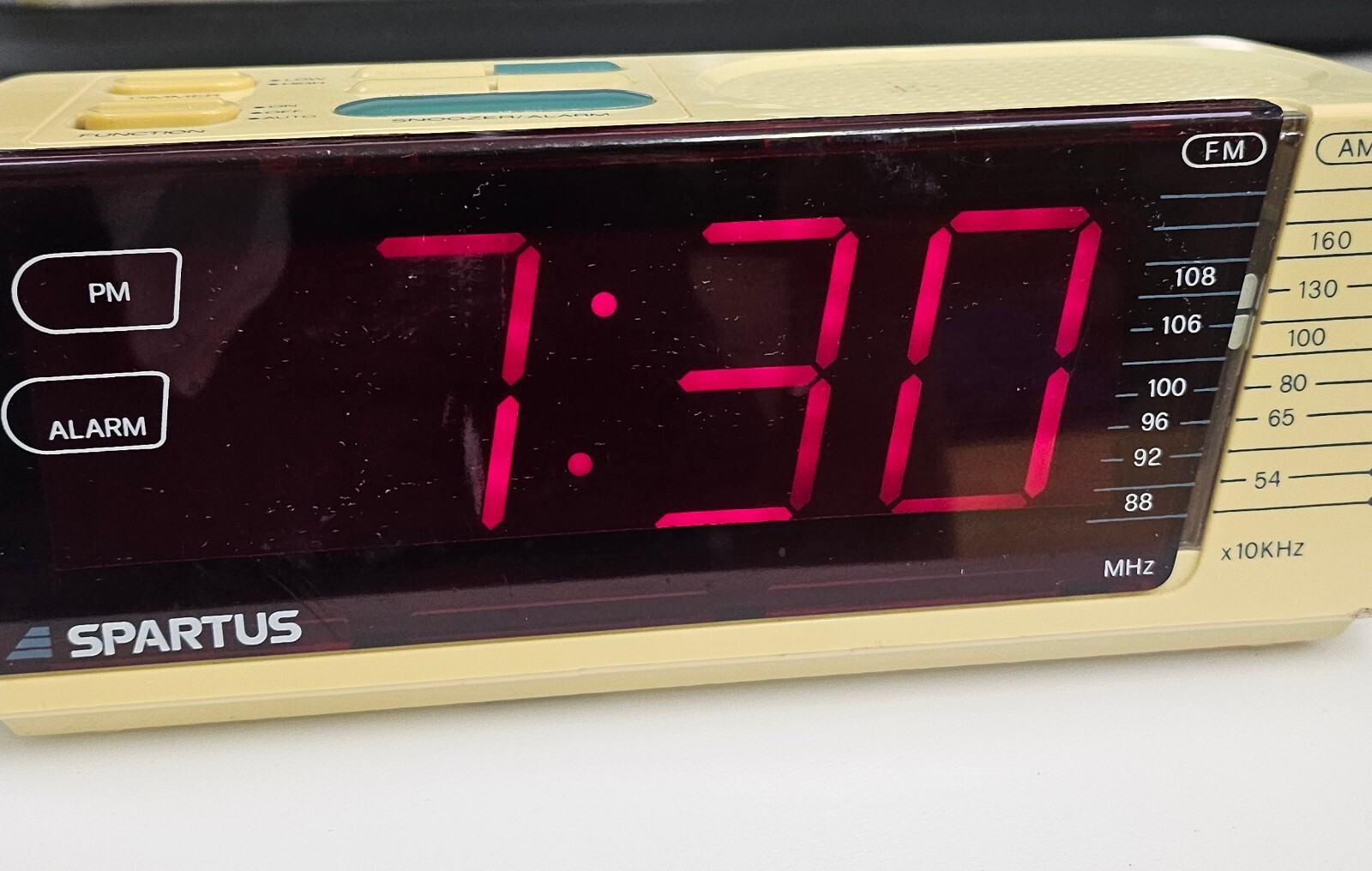 Vintage Spartus Large Display Radio Alarm Clock AM/FM Model 0123 Works