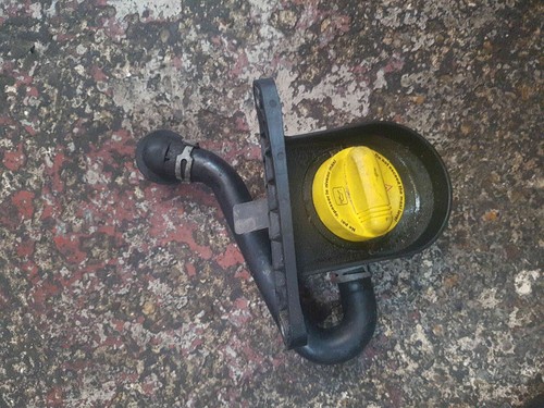 Renault Grand Scenic MK4 2016-2022 1.6 1.5 DCi Oil cap Fill Point - Picture 1 of 4