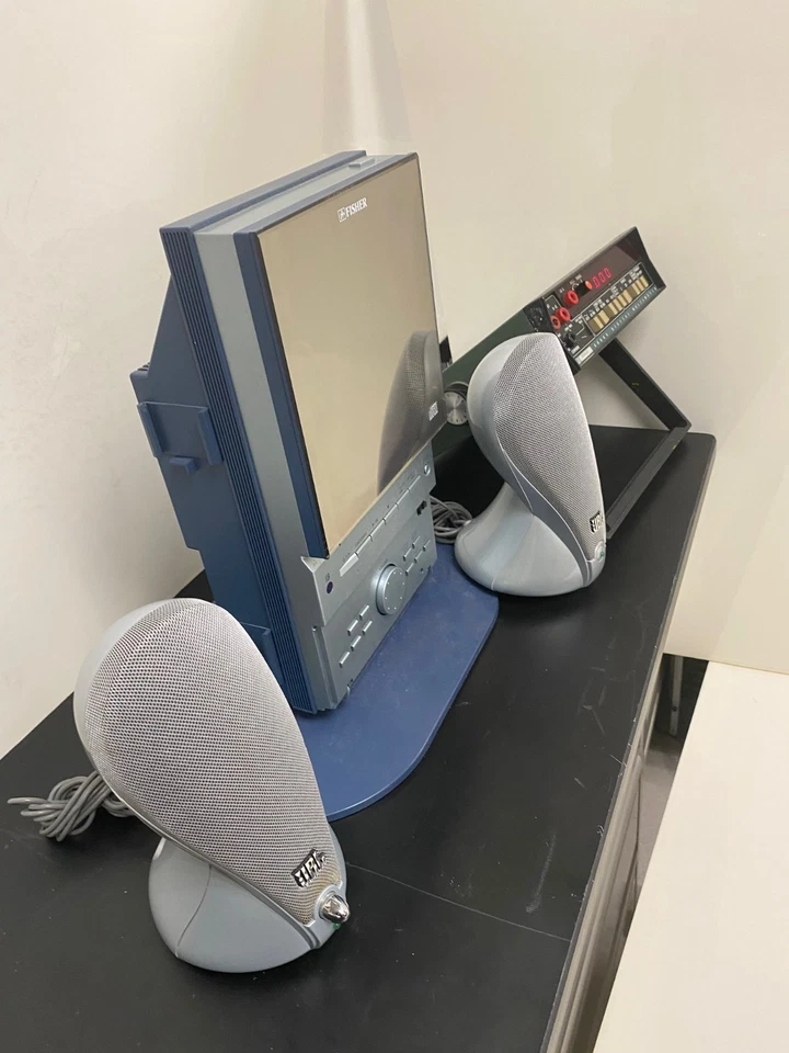 Sistema de audio Fisher TAD-DTA 200 + multímetro digital FLUKE 8000A como proyecto mixto Foto 2 de 4