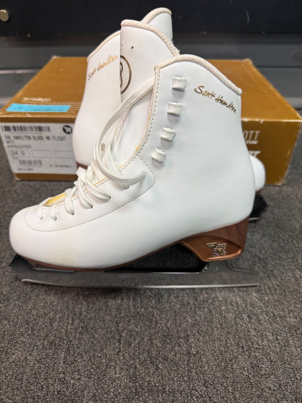 Risport Figure Skates Ladies 5.5 (24.0) (New in box Pair)