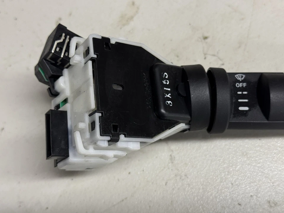 Interruptor limpiaparabrisas Nissan Titan SE 5,6 L 4x2 2004-2005 OEM Foto 3 de 4