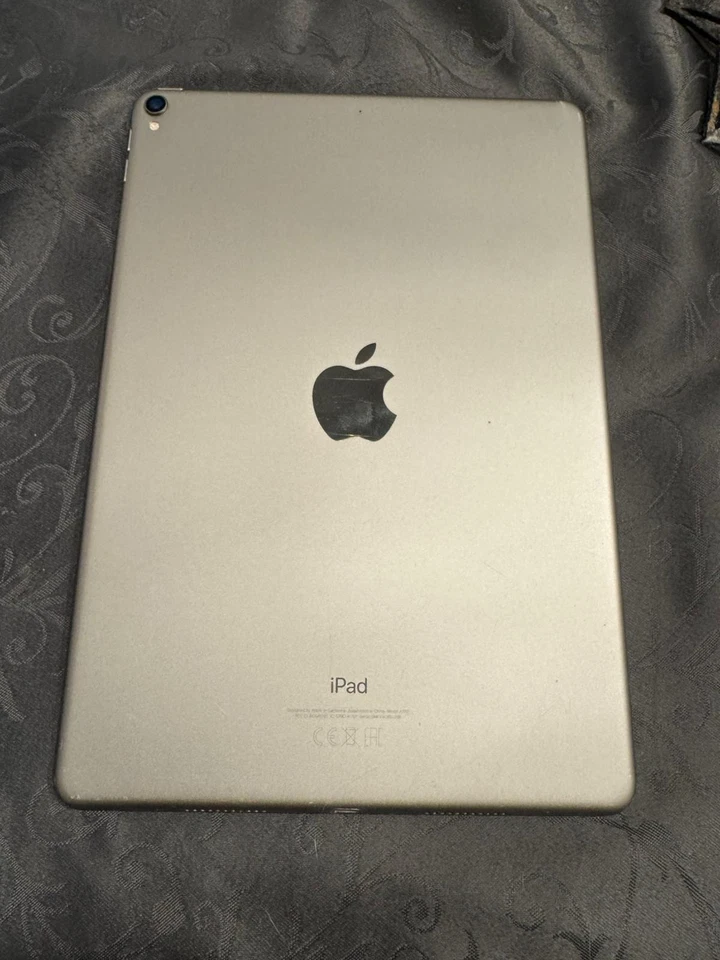 Apple iPad Pro 1. Gen 64GB, Wi-Fi, 10,5 Zoll - Space Grau - Bild 4 von 4