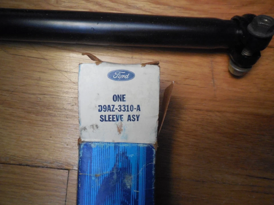 Manguito de ajuste de varilla de conexión de husillo de rueda delantera Ford LTD 1979-1989 Foto 2 de 2