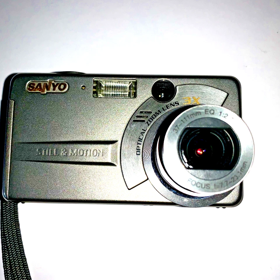 SANYO Dig. Kamera VPC-AZ3EX - 37-111 mm EQ 1:2.7-4.9 - Integr. Blitz - Bild 3 von 4