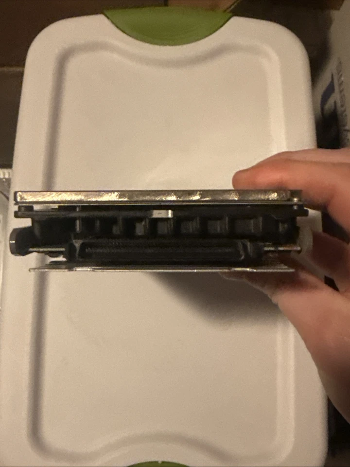 Seagate Cheetah ST318305LC  3.5” 18GB Ultra 3 SCSI  HDD With Tray Included - Image 3 of 3