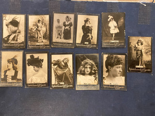 OGDENS GUINEA GOLD BASE M 11 cards letter L