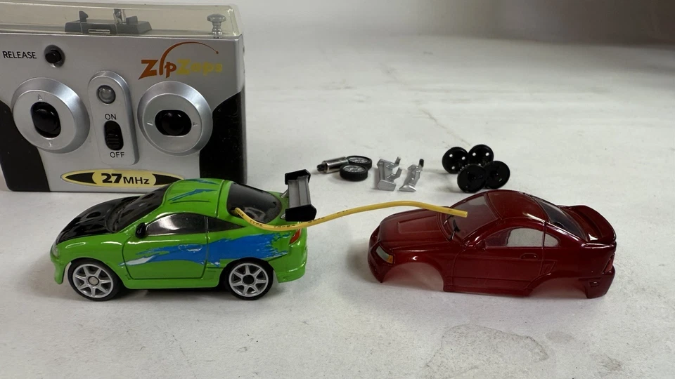 Zip Zaps Micro RC Cars 2 Bodies 1 Remote Control  Parts - Read - Image 4 of 4