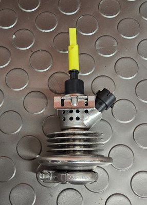 GENUINE LAND / RANGE ROVER BOSCH UREA AdBlue INJECTOR FPLA-189E3-AB LR062819