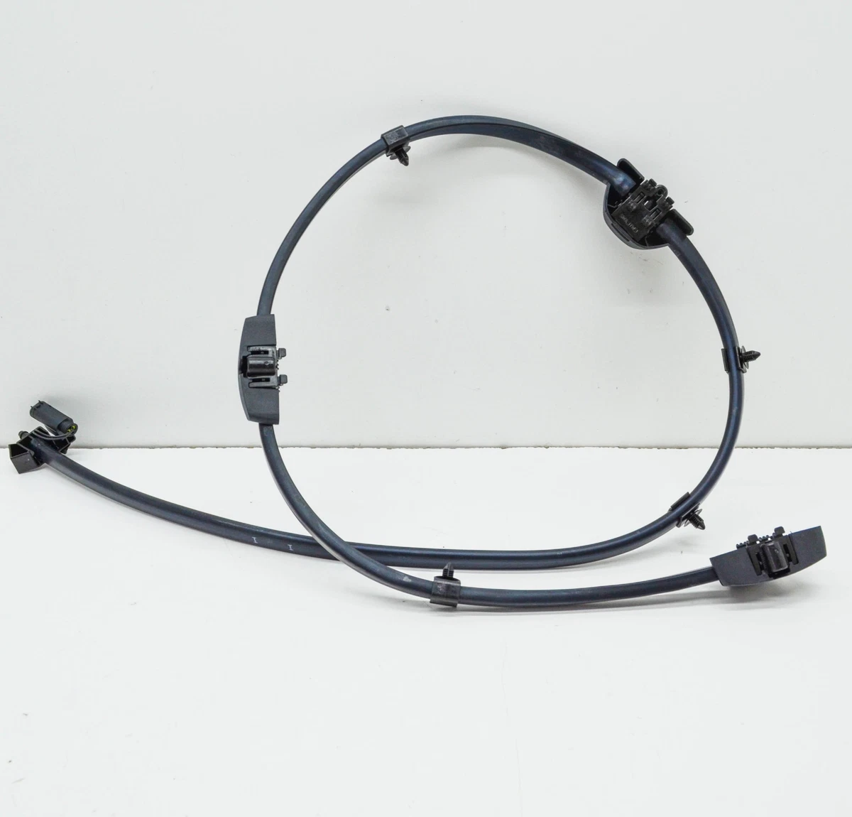 NEW BMW 5 G30 WINDSHIELD WASHER NOZZLE HOSE 61667388756 ORIGINAL