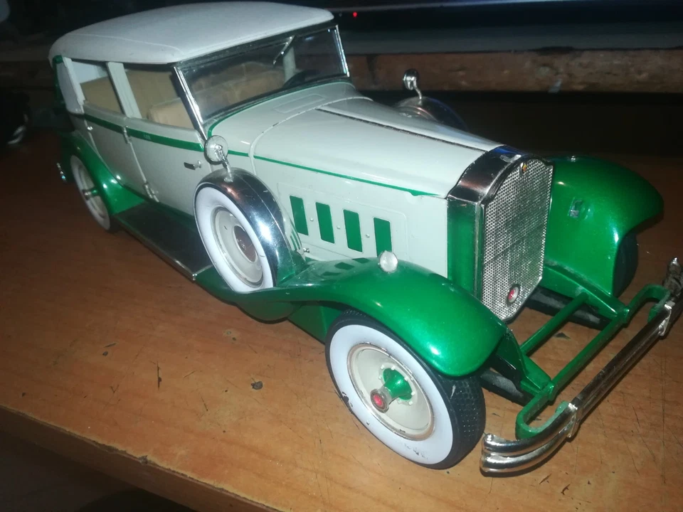 Modellino auto Packard Brewster 1:18 Signature Models 1930 - Immagine 3 di 4