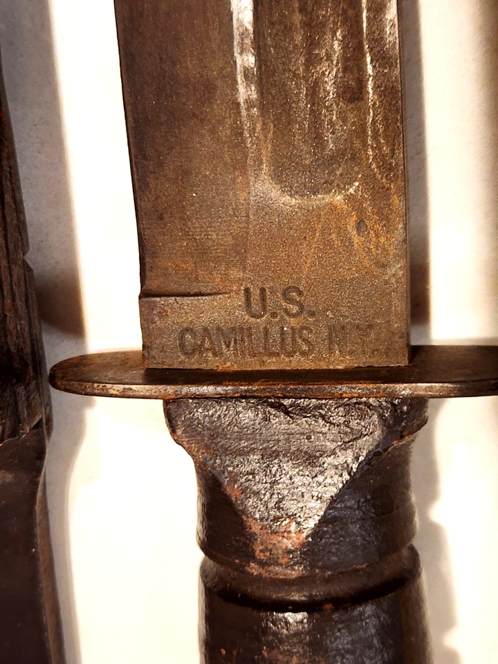Vintage U.S. Camillus MK2 Fighting Knife with Sheath - Image 4 of 4
