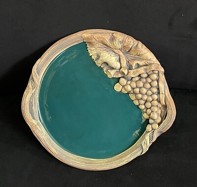 Terrafirma Ellen Evans Grapes & Leaves Round Handled Serving Plate 10''