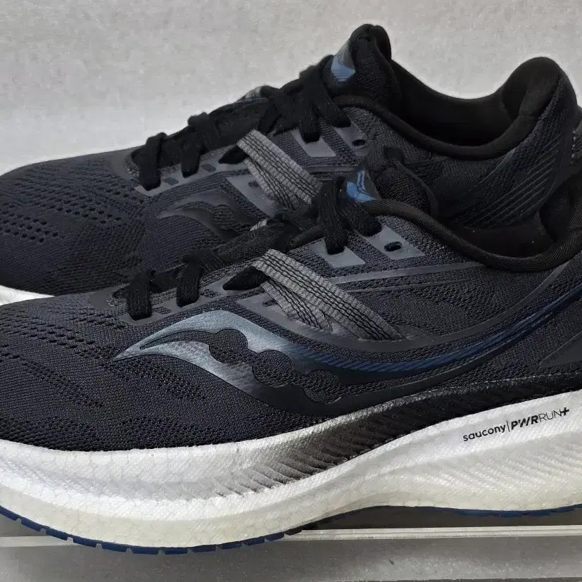 Saucony Triumph 20 PWRRUN+ Running Shoes Men 275 thumbnail 8