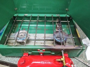 Réchaud De Camp Ancien Coleman 425E - 2 Brûleurs - Vert - Fonctionne à L'essence Blanche