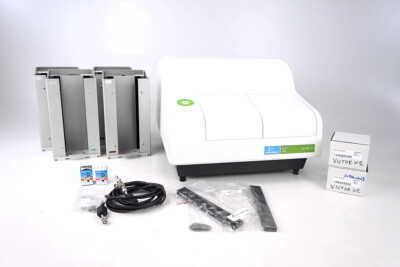 Perkin Elmer Victor X2 Microplate Reader / Stacker Luminescence Fluo Top/Bottom