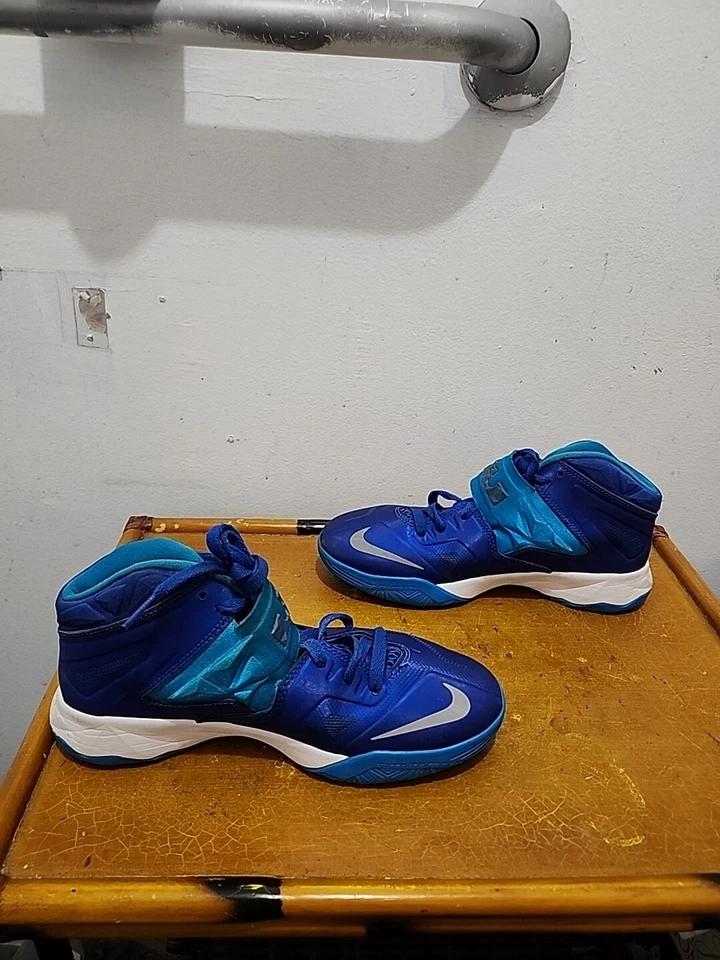 Nuevo Nike Air Zoom Soldier VII TB Azul Plata Real EE. UU. Talla 6.5 Y LeBron James Foto 3 de 4