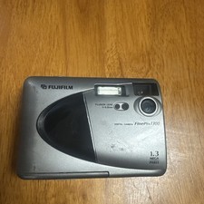 Fujifilm FinePix 1300 Digital Camera 1.3MP Tested Working