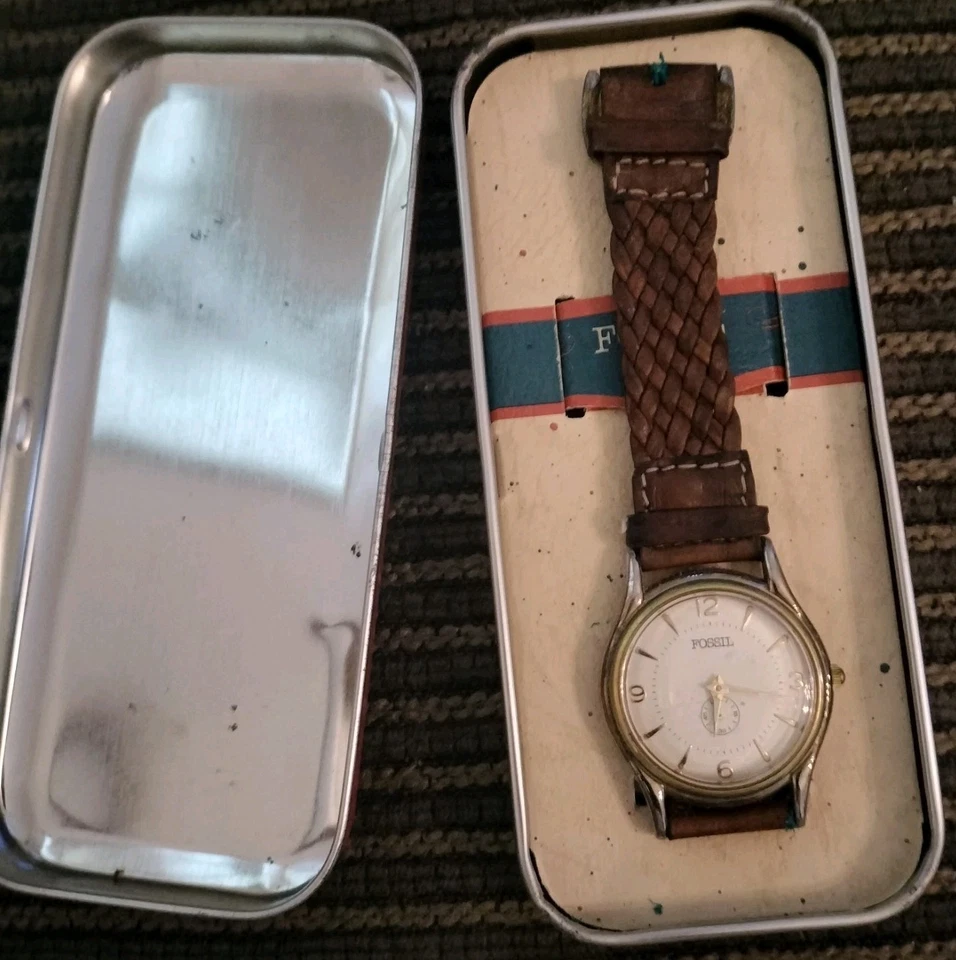 Reloj Fossil Vintage TM 7260 Original Banda y TIN Cuero Trenzado-leer Foto 4 de 4