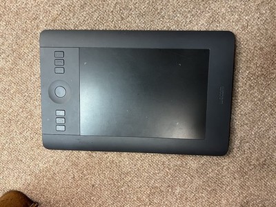Wacom Intuos pro Small Gen 1 Tablet Only No Pen but stylus stand / tips included