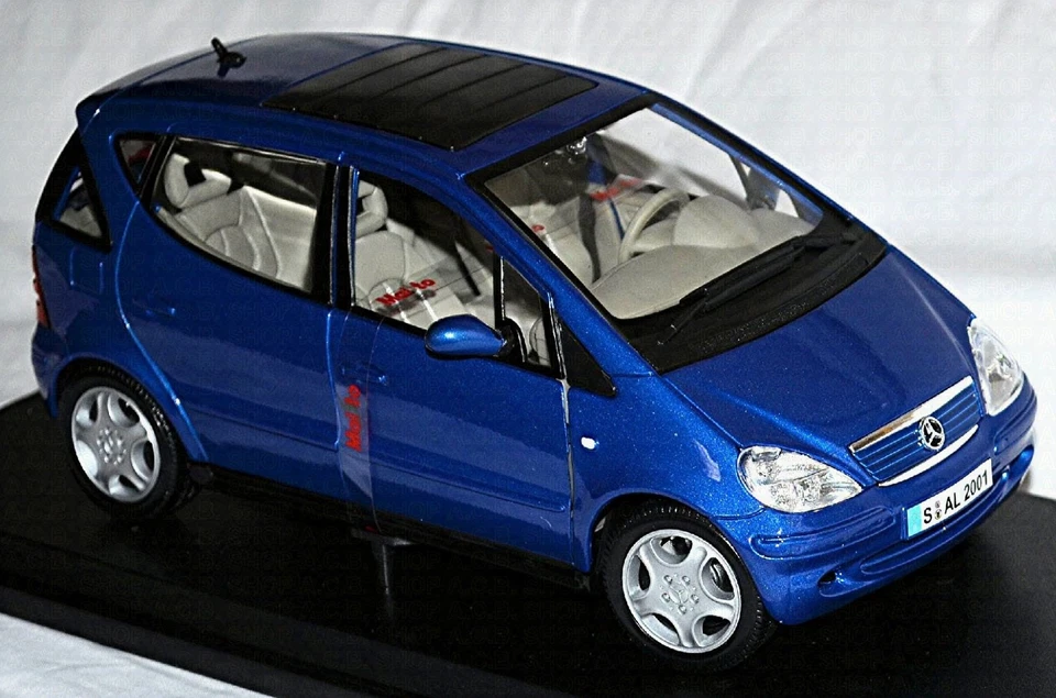 Mercedes Benz A-Clase V168 Longversion 2001-04 Azul Metálico 1:18 Maisto 31630 - Imagen 3 de 4