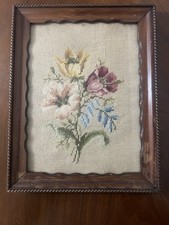 1940s Vtg Solid Wood Scolloped Frame Needlepoint Art Bouquet Floral Lillies Nice