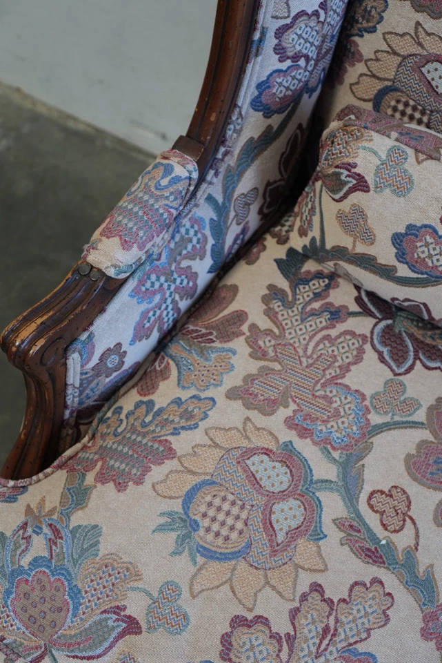 Sillón floral de gran tamaño estilo antiguo Luis XIV Foto 4 de 4