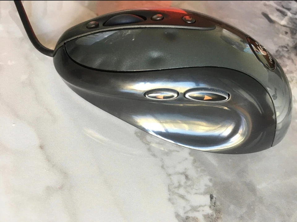 Logitech MX518 Wired Optical Gaming Mouse - Image 3 of 4