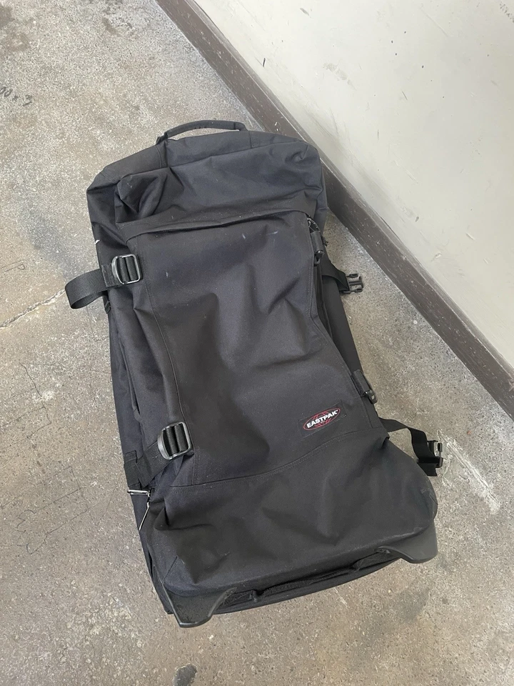 Eastpak Transverz 2 Wheel Pull Along Soft She’ll Suitcase - 121L LARGE Black - Image 3 of 4