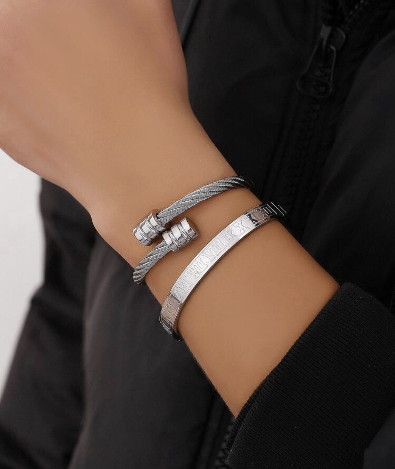 Bracelets torsadés argentés en acier pour sublimer vos tenues du quotidien