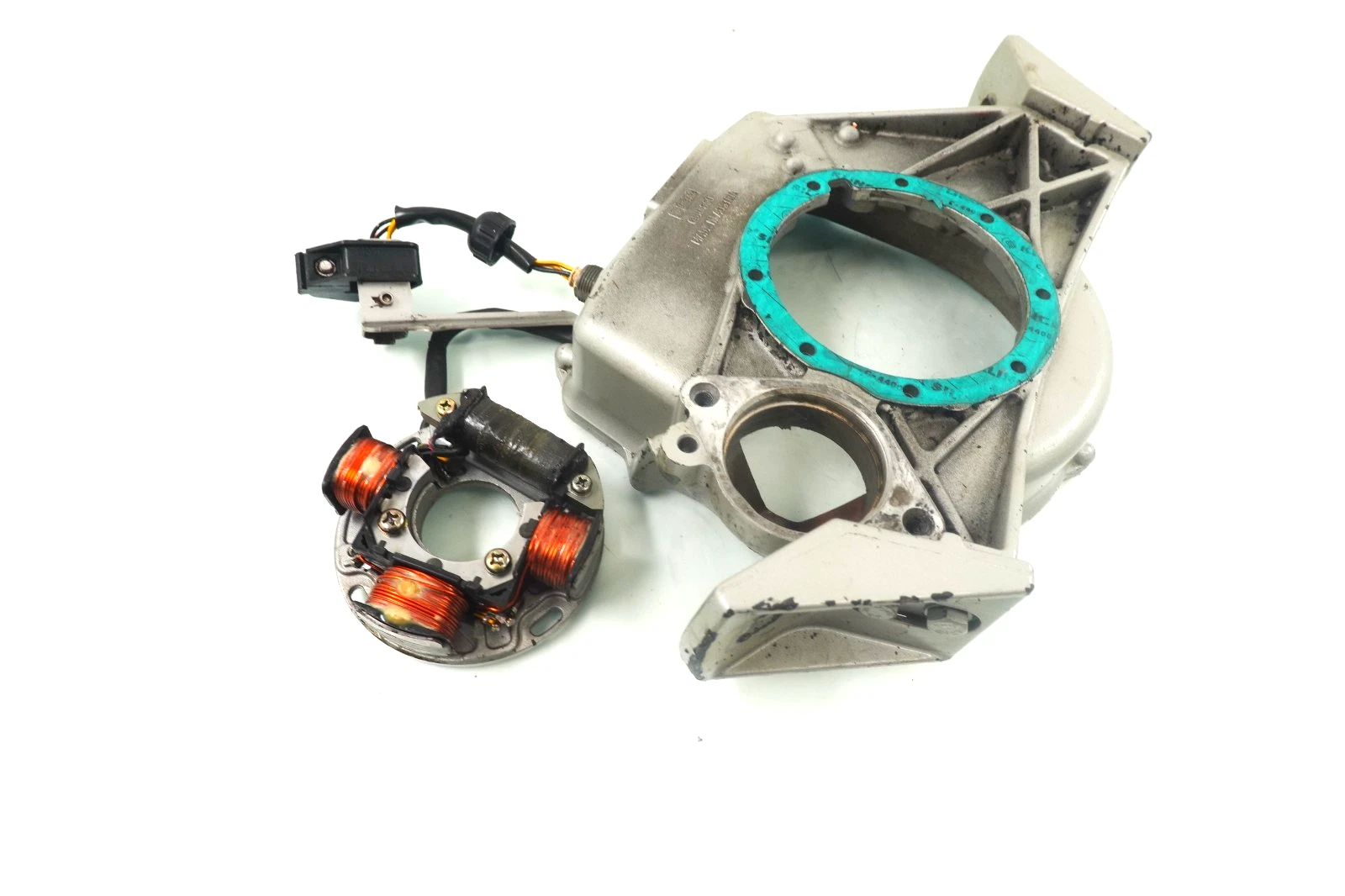 1996-2005 Sea-Doo GTI LE / GTS 720 OEM Ignition Housing & Stator 420810853