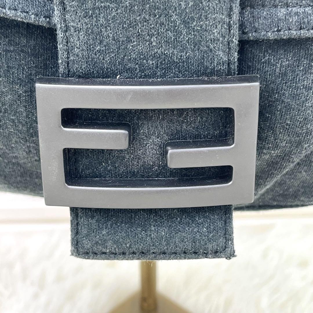 SAINT LAURENT Borsa a tracolla FENDI mamma secchiello logo FF usata